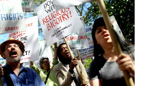 Photograph: Mario Tama/Getty Images; Description: 9/11 rally Ã¢ï¿½ï¿½ protesters pledge support for a proposed mosque near the World Trade Centre site in New York City. 