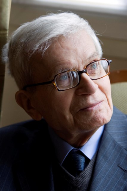 Physicist Bernard d'Espagnat of France is seen during an interview with Reuters in Paris, March 13, 2009. Credit: Reuters/Charles Platiau