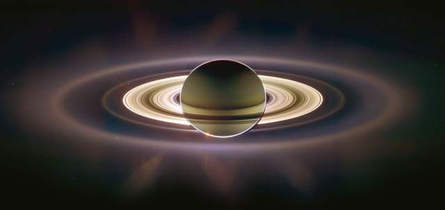 Picture of Saturn and its rings.