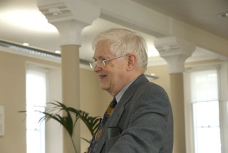 Photo credit: Kitty Barnes; Description: Owen Gingerich at Templeton-Cambridge Journalism Fellowships