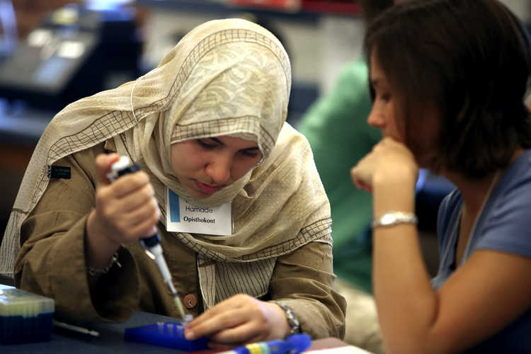 Rawan Hamade testing DNA samples